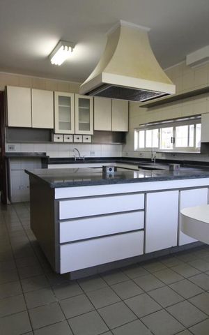 Casa para alugar com 647m², 5 quartos e 4 vagasCozinha