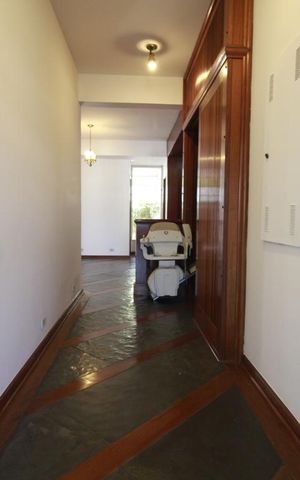 Casa para alugar com 647m², 5 quartos e 4 vagasCorredor