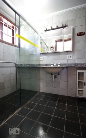 Casa para alugar com 647m², 5 quartos e 4 vagasBanheiro da suíte 2