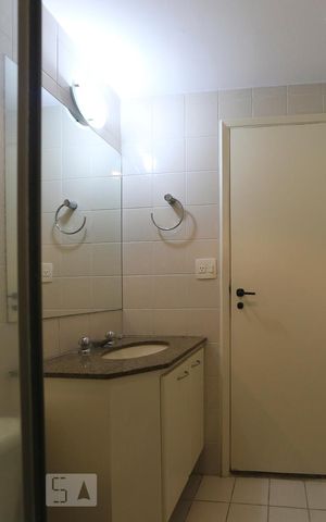 Apartamento para alugar com 83m², 3 quartos e 2 vagas Apartamento para alugar com 83m², 3 quartos e 2 vagasBanheiro