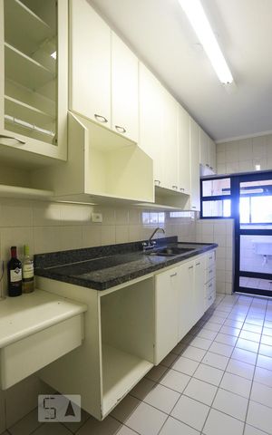 Apartamento para alugar com 83m², 3 quartos e 2 vagas Apartamento para alugar com 83m², 3 quartos e 2 vagasCozinha