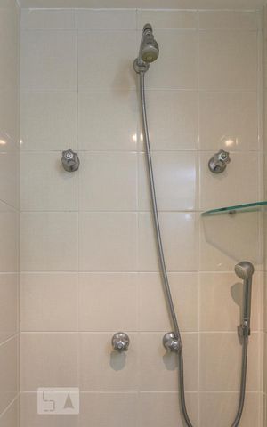 Apartamento para alugar com 83m², 3 quartos e 2 vagas Apartamento para alugar com 83m², 3 quartos e 2 vagasBanheiro