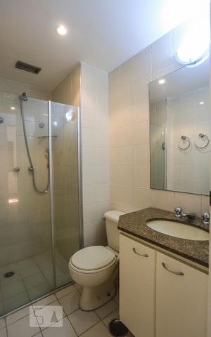 Apartamento para alugar com 83m², 3 quartos e 2 vagas Apartamento para alugar com 83m², 3 quartos e 2 vagasBanheiro
