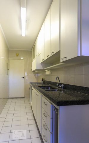 Apartamento para alugar com 83m², 3 quartos e 2 vagas Apartamento para alugar com 83m², 3 quartos e 2 vagasCozinha