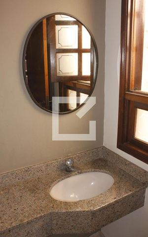 Casa à venda com 500m², 4 quartos e 2 vagasBanheiro