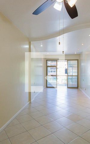 Apartamento para alugar com 120m², 3 quartos e 2 vagas Apartamento para alugar com 120m², 3 quartos e 2 vagasSala