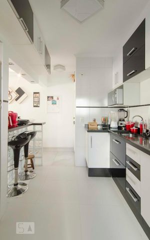 Apartamento à venda com 81m², 3 quartos e 2 vagasCozinha