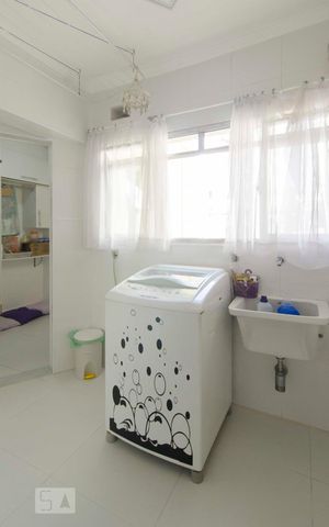 Apartamento à venda com 81m², 3 quartos e 2 vagasLavanderia