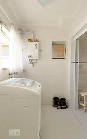 Apartamento à venda com 81m², 3 quartos e 2 vagasLavanderia