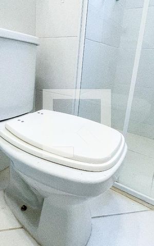 Apartamento para alugar com 63m², 2 quartos e 2 vagas Apartamento para alugar com 63m², 2 quartos e 2 vagasBanheiro
