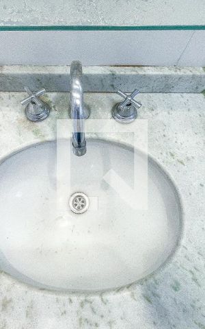 Apartamento para alugar com 63m², 2 quartos e 2 vagas Apartamento para alugar com 63m², 2 quartos e 2 vagasBanheiro
