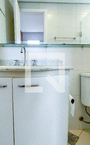 Apartamento para alugar com 63m², 2 quartos e 2 vagas Apartamento para alugar com 63m², 2 quartos e 2 vagasBanheiro da Suíte