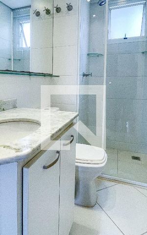 Apartamento para alugar com 63m², 2 quartos e 2 vagas Apartamento para alugar com 63m², 2 quartos e 2 vagasBanheiro