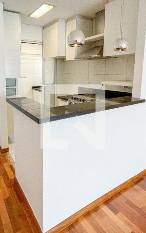 Apartamento para alugar com 63m², 2 quartos e 2 vagas Apartamento para alugar com 63m², 2 quartos e 2 vagasCozinha