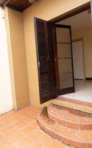 Casa para alugar com 150m², 2 quartos e 2 vagas Casa para alugar com 150m², 2 quartos e 2 vagasVaranda