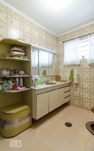 Casa à venda com 201m², 3 quartos e 4 vagasBanheiro