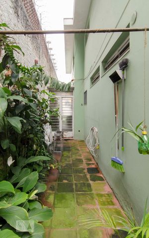 Casa à venda com 201m², 3 quartos e 4 vagasQuintal