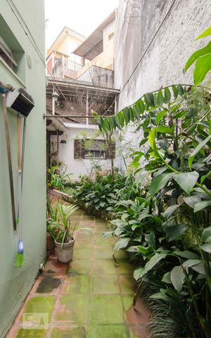 Casa à venda com 201m², 3 quartos e 4 vagasQuintal