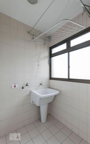 Apartamento à venda com 65m², 2 quartos e 2 vagasÁrea de serviço