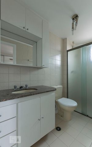 Apartamento à venda com 65m², 2 quartos e 2 vagasBanheiro da Suíte