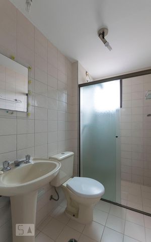 Apartamento à venda com 65m², 2 quartos e 2 vagasBanheiro social