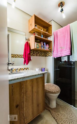 Apartamento para alugar com 80m², 3 quartos e 2 vagas Apartamento para alugar com 80m², 3 quartos e 2 vagasBanheiro