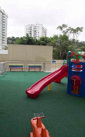 Apartamento à venda com 172m², 3 quartos e 1 vaga Apartamento à venda com 172m², 3 quartos e 1 vagaplayground