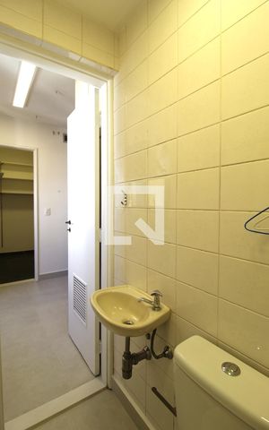 Apartamento para alugar com 110m², 3 quartos e 2 vagasBanheiro de Serviço