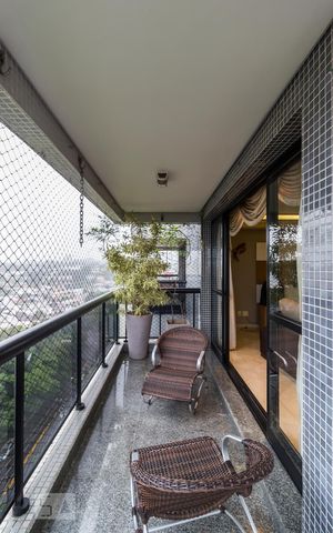 Apartamento à venda com 340m², 4 quartos e 4 vagasSacada