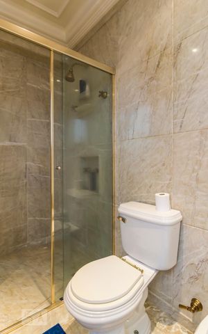 Apartamento à venda com 340m², 4 quartos e 4 vagasBanheiro suíte 4