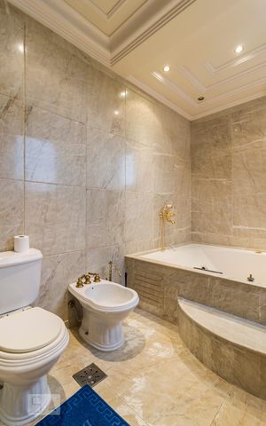 Apartamento à venda com 340m², 4 quartos e 4 vagasBanheiro suíte 4