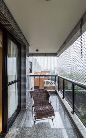 Apartamento à venda com 340m², 4 quartos e 4 vagasSacada