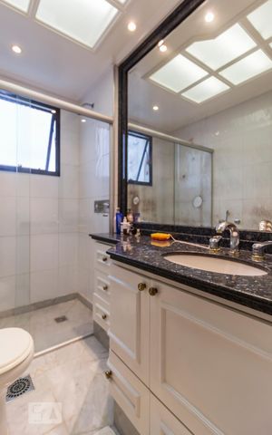 Apartamento à venda com 340m², 4 quartos e 4 vagasBanheiro suíte 2