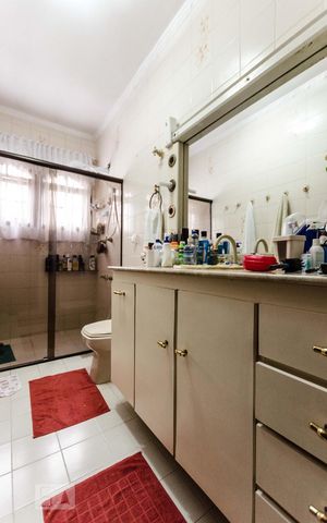 Casa para alugar com 410m², 6 quartos e 4 vagas Casa para alugar com 410m², 6 quartos e 4 vagasBanheiro