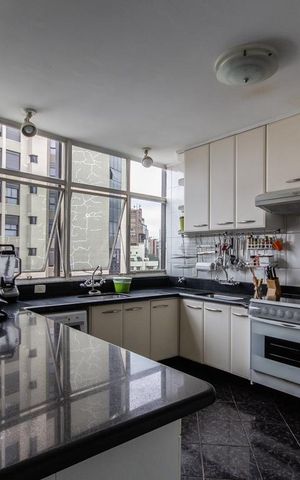 Apartamento à venda com 600m², 4 quartos e 3 vagas Apartamento à venda com 600m², 4 quartos e 3 vagasCozinha