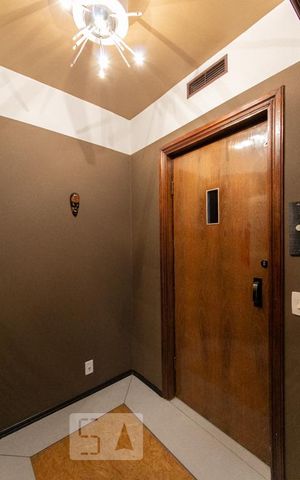 Apartamento à venda com 600m², 4 quartos e 3 vagas Apartamento à venda com 600m², 4 quartos e 3 vagasEntrada social