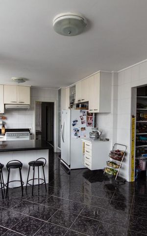 Apartamento à venda com 600m², 4 quartos e 3 vagas Apartamento à venda com 600m², 4 quartos e 3 vagasCozinha