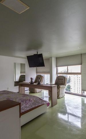 Apartamento à venda com 600m², 4 quartos e 3 vagas Apartamento à venda com 600m², 4 quartos e 3 vagasSuíte2