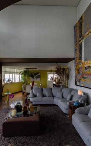 Apartamento à venda com 600m², 4 quartos e 3 vagas Apartamento à venda com 600m², 4 quartos e 3 vagasSala