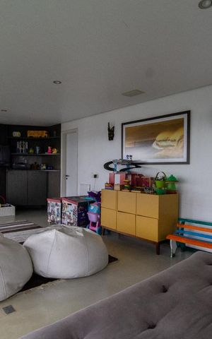 Apartamento à venda com 600m², 4 quartos e 3 vagas Apartamento à venda com 600m², 4 quartos e 3 vagasCobertura