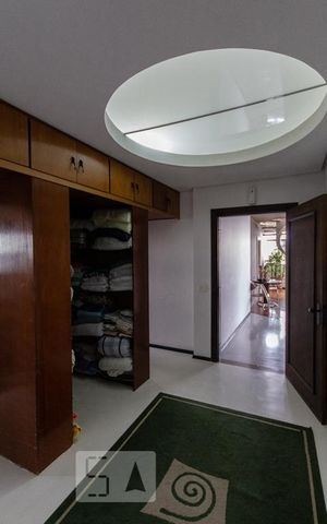 Apartamento à venda com 600m², 4 quartos e 3 vagas Apartamento à venda com 600m², 4 quartos e 3 vagasAcesso as suítes