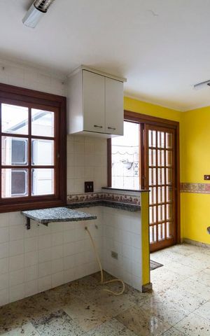 Casa à venda com 96m², 2 quartos e 2 vagasCozinha