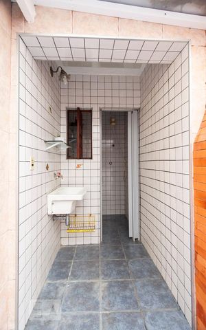 Casa à venda com 96m², 2 quartos e 2 vagasÁrea de serviço