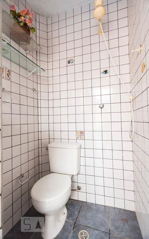 Casa à venda com 96m², 2 quartos e 2 vagasBanheiro de serviço