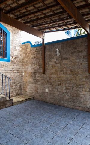Casa à venda com 96m², 2 quartos e 2 vagasGaragem