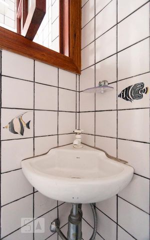 Casa à venda com 96m², 2 quartos e 2 vagasBanheiro de serviço