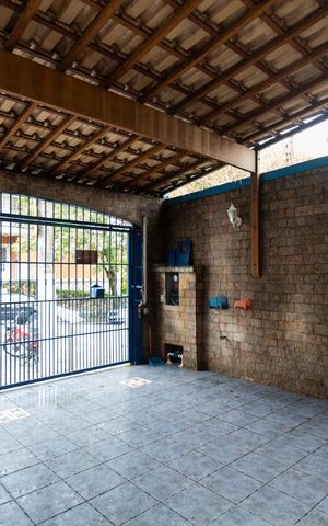 Casa à venda com 96m², 2 quartos e 2 vagasGaragem
