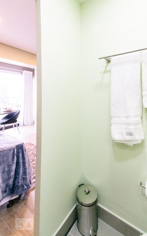 Studio para alugar com 25m², 1 quarto e 1 vaga Studio para alugar com 25m², 1 quarto e 1 vagaBanheiro Social