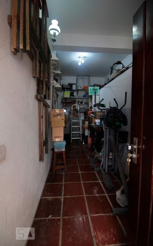 Casa à venda com 450m², 4 quartos e 5 vagasDepósito