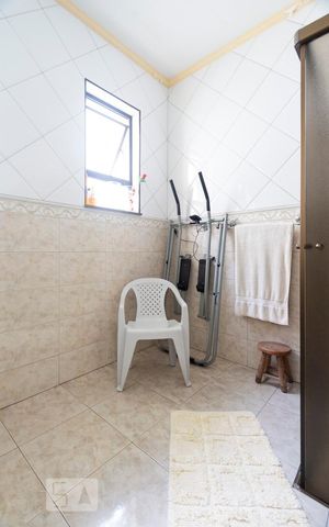 Casa para alugar com 400m², 3 quartos e 8 vagasBanheiro social
